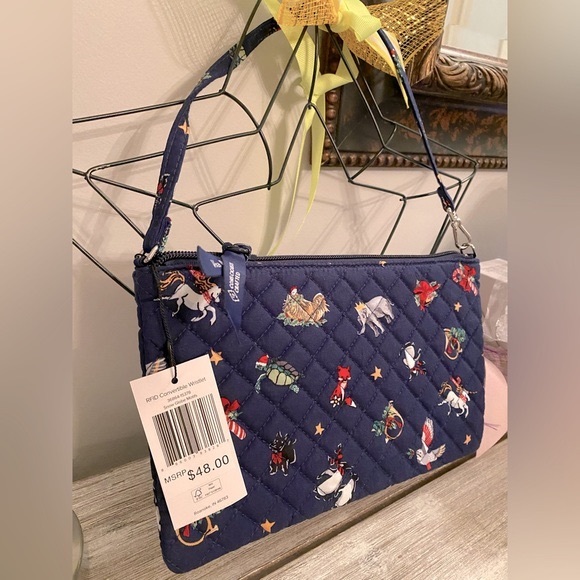 Vera Bradley RFID Convertible Wristlet ✨ Snow Globe Motifs - Picture 8 of 14
